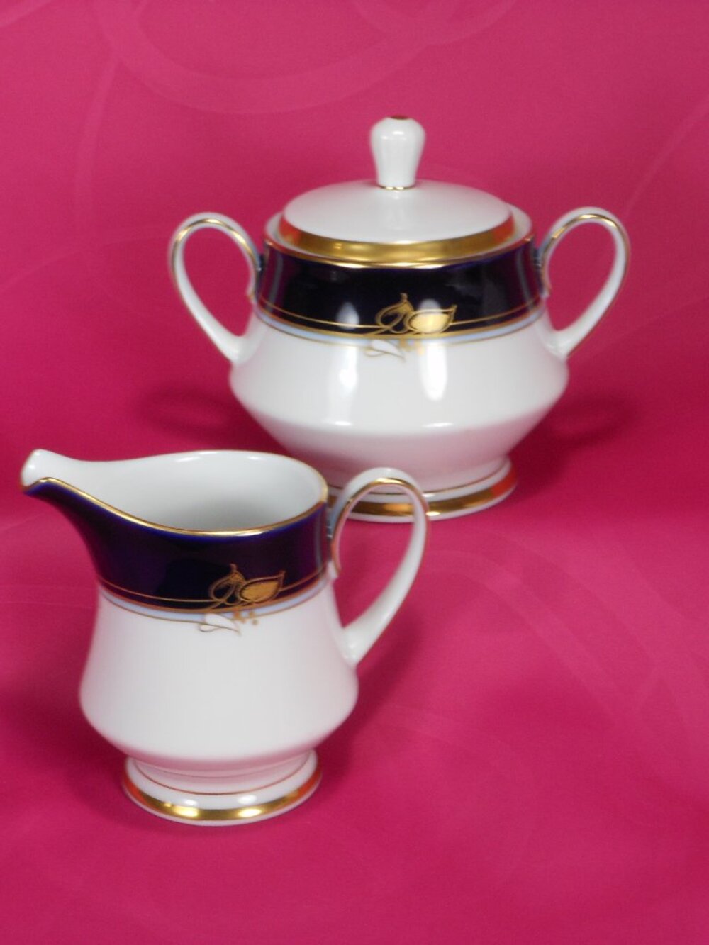 beautiful creamer & sugar bowl set. Noritake Legacy 3496 Rangoon